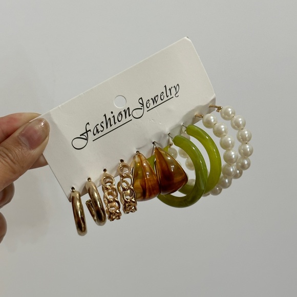 SET OF 5 UNIQUE HOOP EARRINGS - Picture 4 of 4